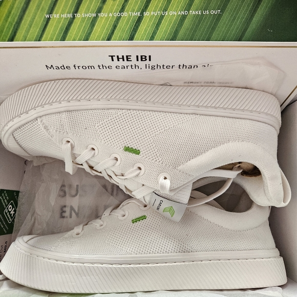 Cariuma IBI low off white knit sneaker Wms sz 9.5 Men's size 8 NIB New - Picture 13 of 16